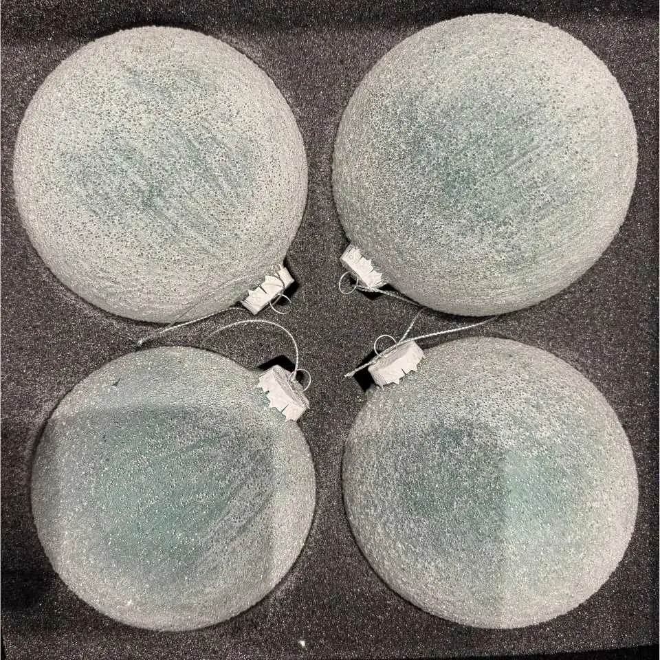 XMAS BAUBLES ICE GREEN/WHITE L BOX OF 4